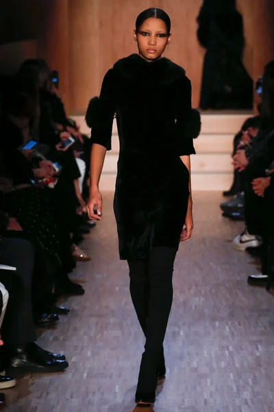 Look 30